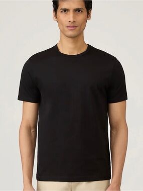 NWOT Sunspel England 1860
Black Crewneck T-shirt Size
Medium